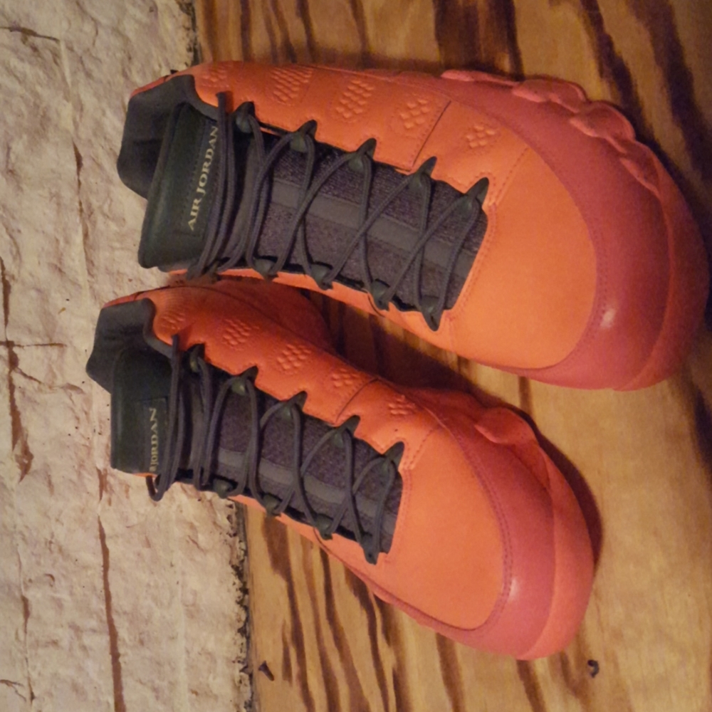 Jordan mango 9s